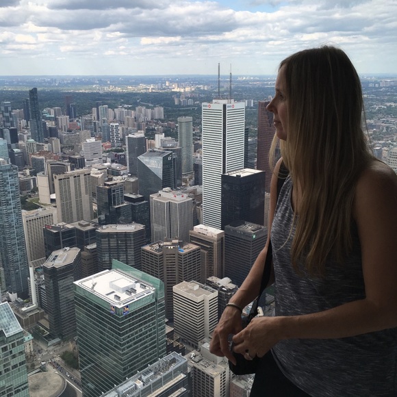 Meet your Posher, Alexandra - Picture 1 of 1